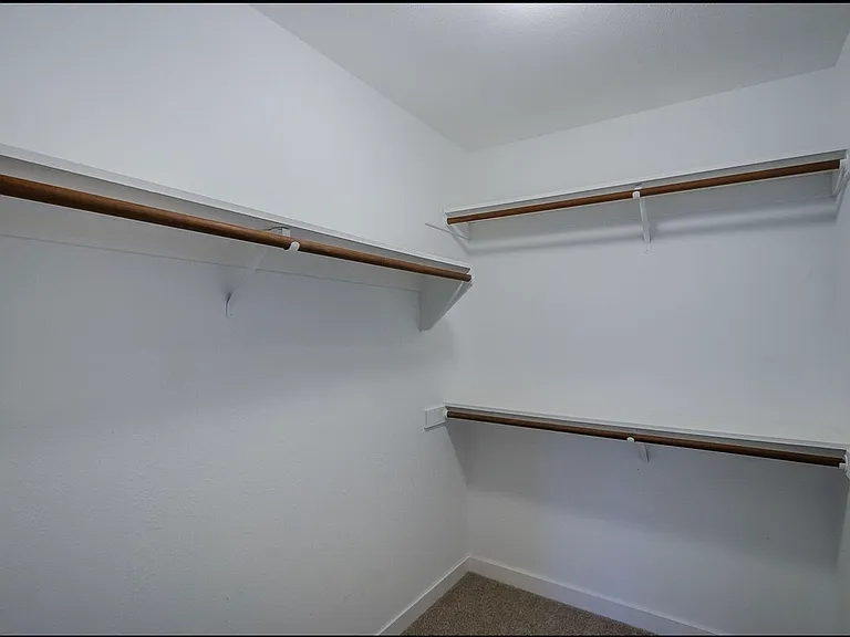 2412 Village Grn — Photo 15