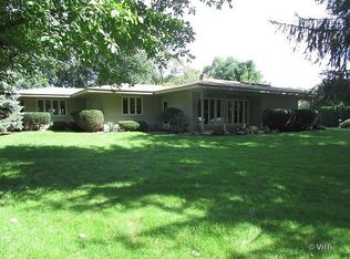 182 Brookhill Rd, Libertyville, IL 60048