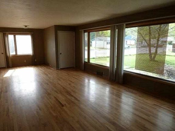4th image of 405 Fairview Ave