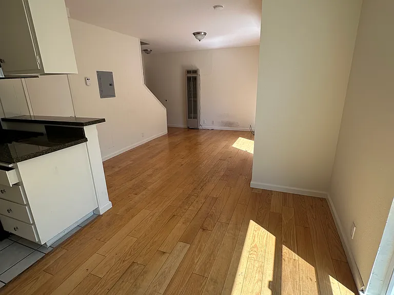 2020 Cedar St #8 — Photo 3