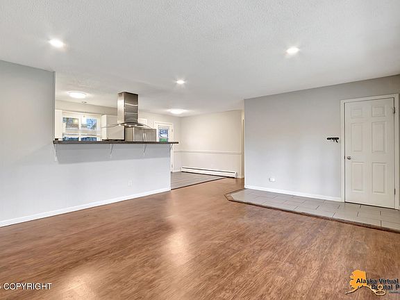 3rd image of 10141 Colville St