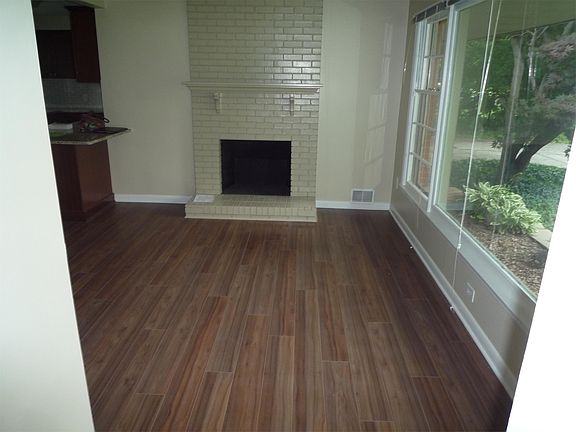 2nd image of 31125 Sheridan Dr