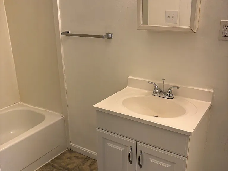 1805 Military St #6 — Photo 3