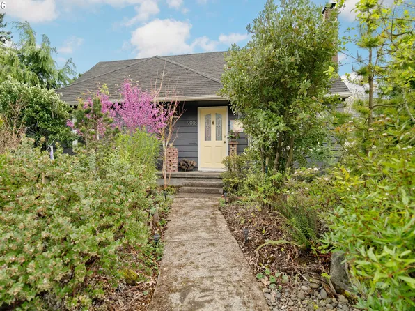 9018 SE Mill St, Portland, OR 97216