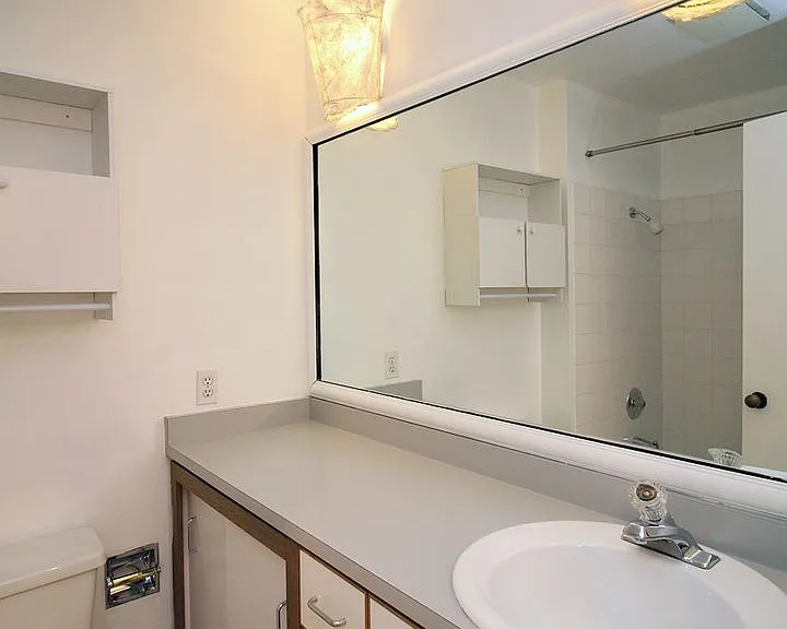 1710 S Harbor Way #205 — Photo 21