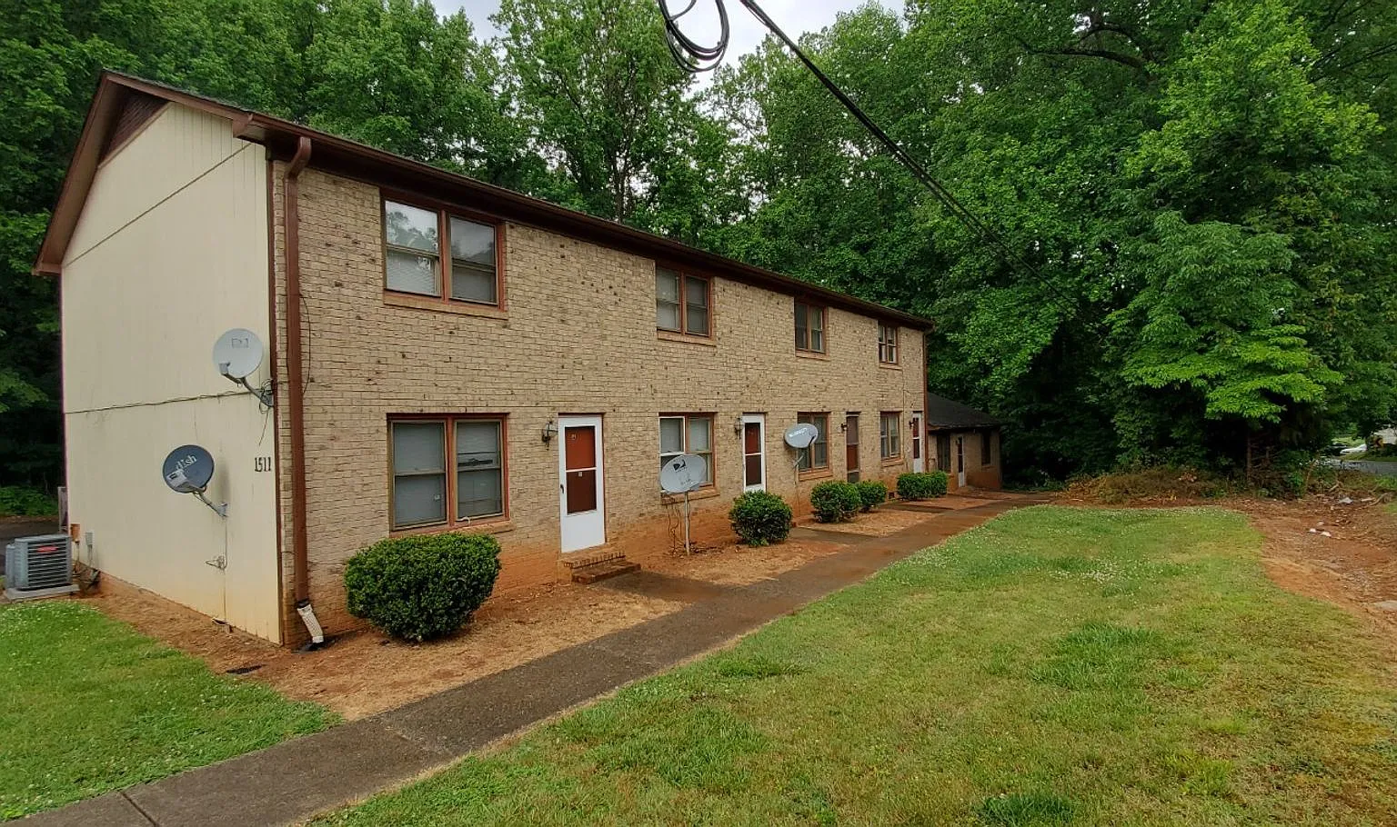 1511 Glenside Drive — Photo 1
