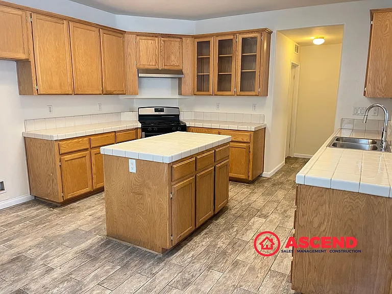 6806 Savannah Falls Dr — Photo 4