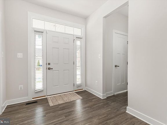 4th image of 4101 Clarke St