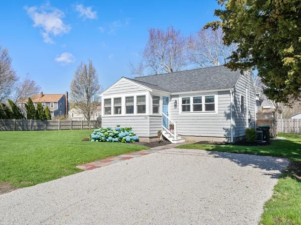 104 Hartford Rd, Marshfield, MA 02050