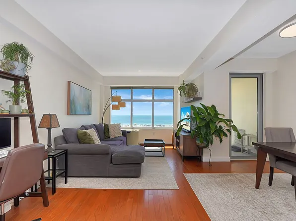 96-10 Shore Front Pkwy #4A, Far Rockaway, NY 11693