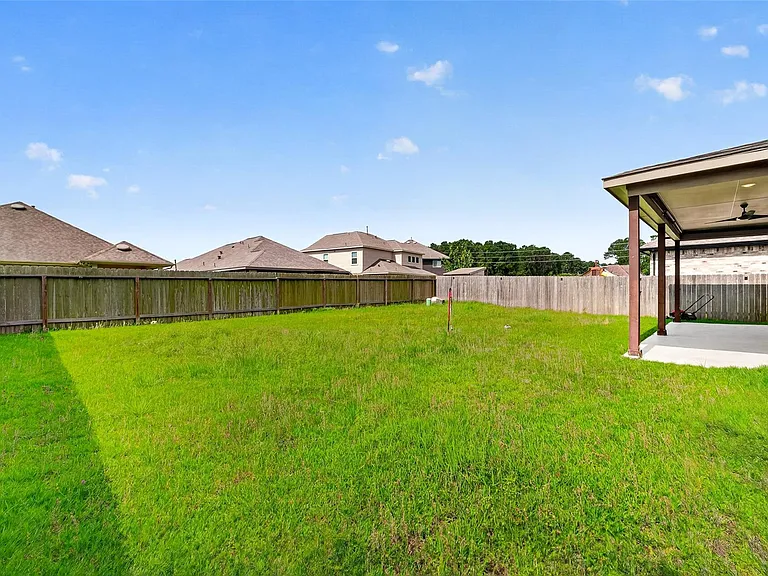 24419 Avanti Dr — Photo 48