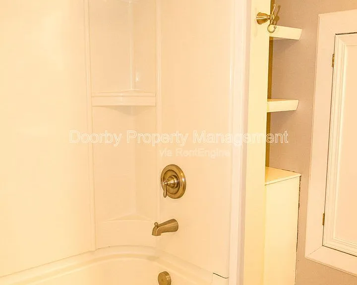 1711 Ashton St — Photo 31