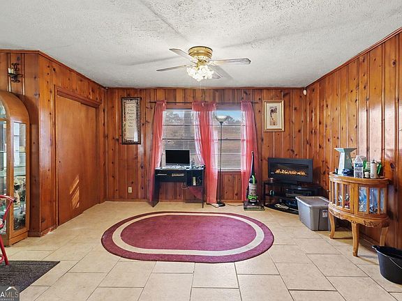 2nd image of 1551 Rex Rd