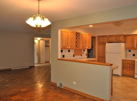 5th image of 1151 Blackthorn Ln