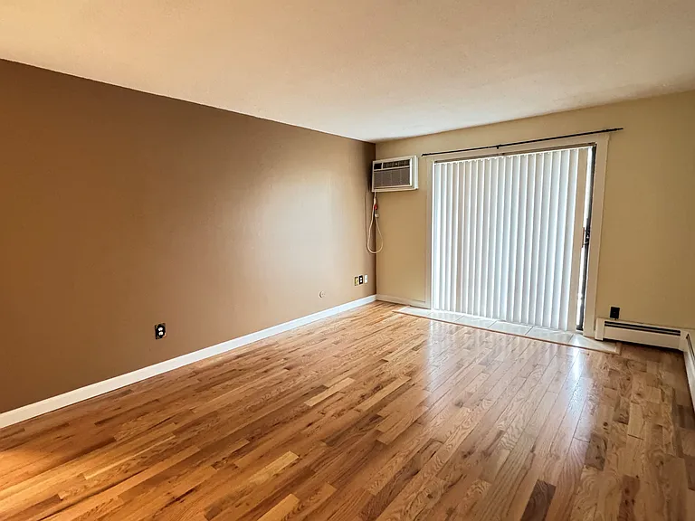 126 Mammoth Rd #19 — Photo 3