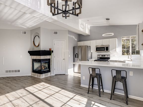Gas fireplace