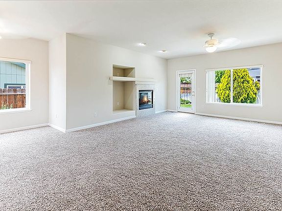 4th image of 1880 Harper Dr