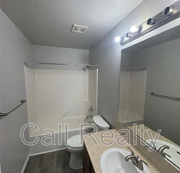1814 N Arc St — Photo 12