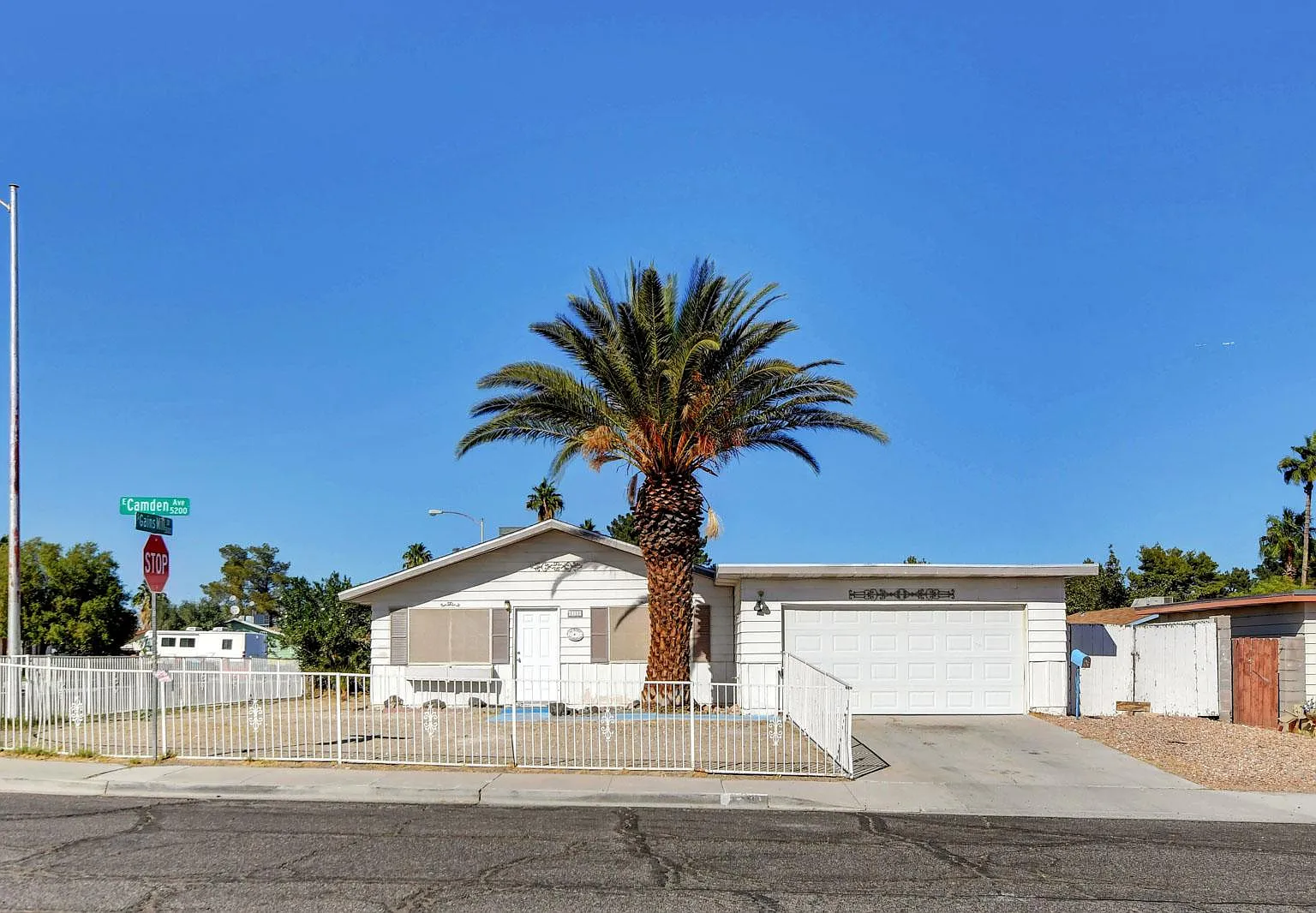 4 bed, 1040 sqft, $1,950 — Photo 1