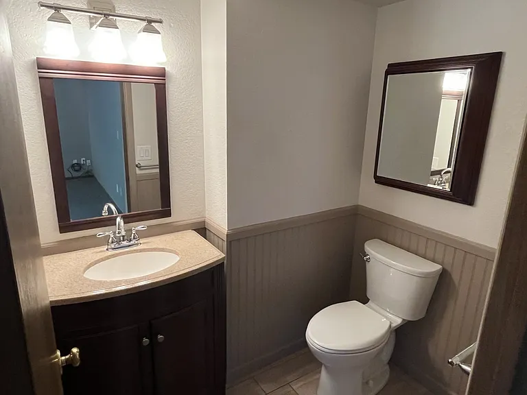 7410 Lazy South Ln NE — Photo 2