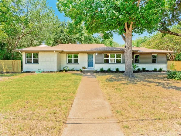 1136 Wade Hampton St, Benbrook, TX 76126