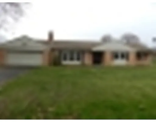61520 Greentree Dr photo 1
