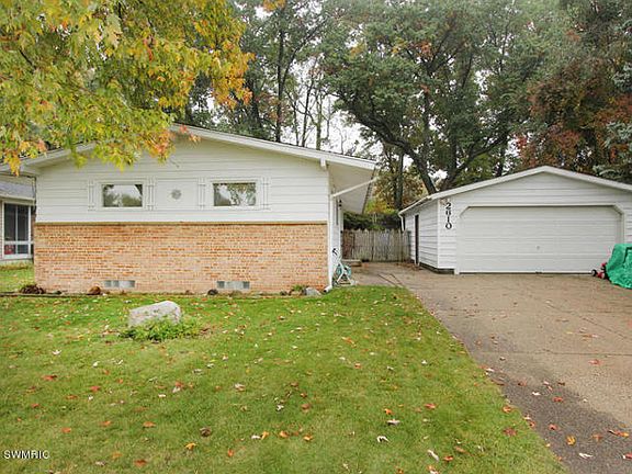 2nd image of 2610 Northville Dr NE