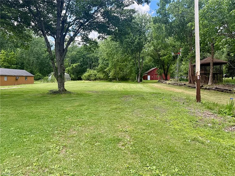 6950 Columbia Rd — Photo 18