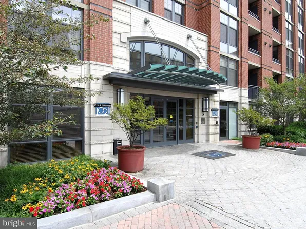 1021 N Garfield St APT 135, Arlington, VA 22201