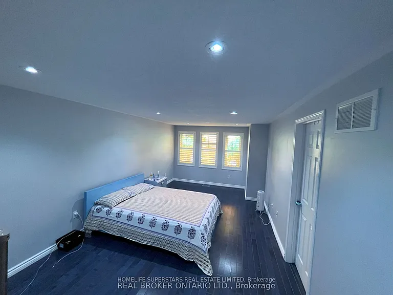 2555 Thomas St #1 — Photo 16