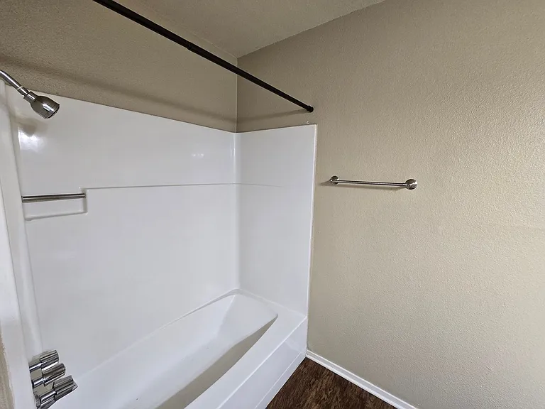 8414 Cambridge Rd #C04 — Photo 11