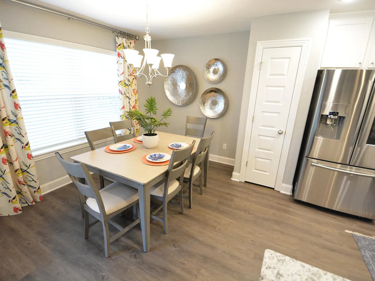 3 bed, 1593 sqft, $2,000 — Photo 4