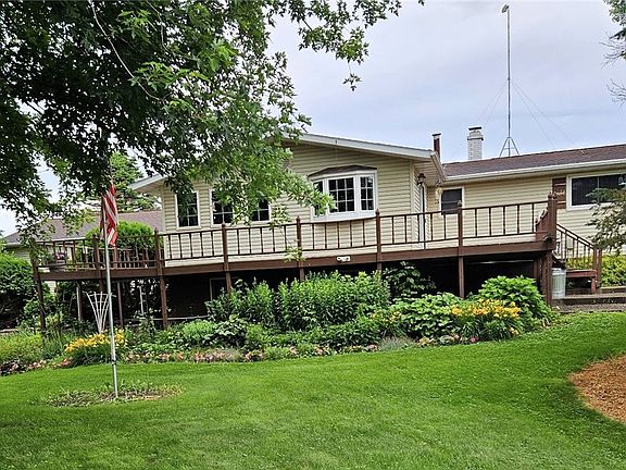 3rd image of E2946 470th Avenue