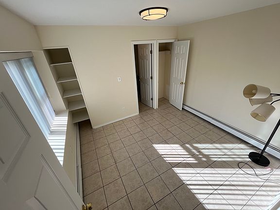 4th image of 40 Bonnie Ln