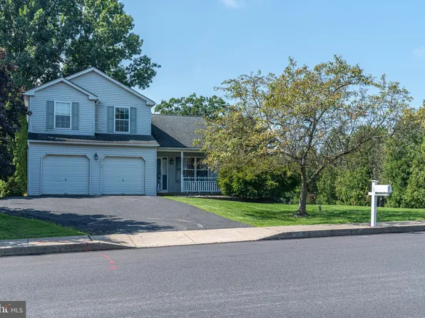 2 Live Oak Dr, Quakertown, PA 18951