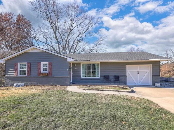 5834 N Tracy Ave, Kansas City, MO 64118