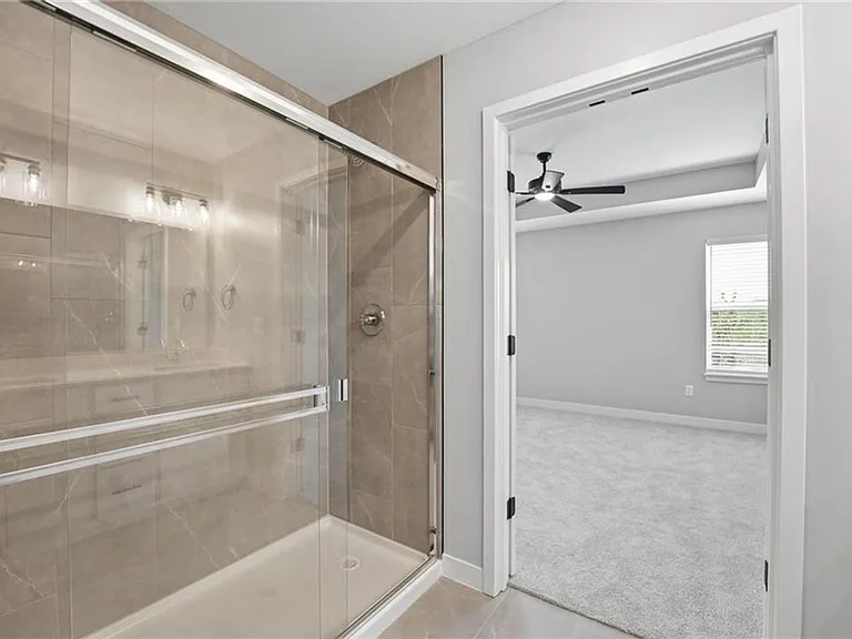707 Glenn Cir — Photo 32