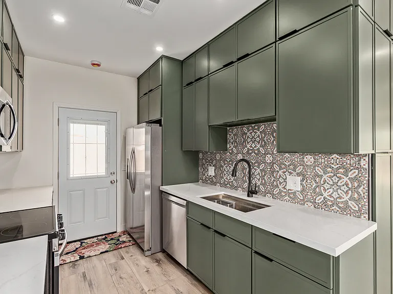 11437 W Lakeshore Dr — Photo 8