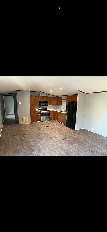 Building Photo - 84 Anthy Dr #19