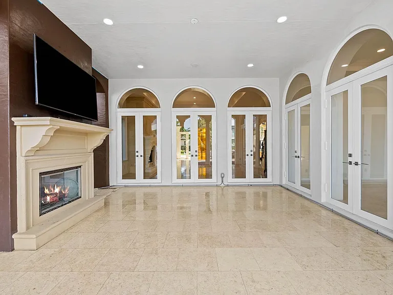 861 Nafa Dr — Photo 6