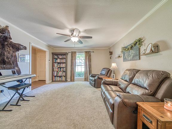 5th image of 100 Heights Park Dr