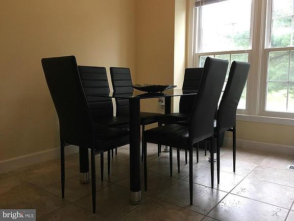4th image of 5510 Bridgewood Dr