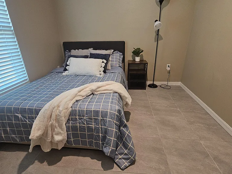 Van Allen Cir — Photo 3