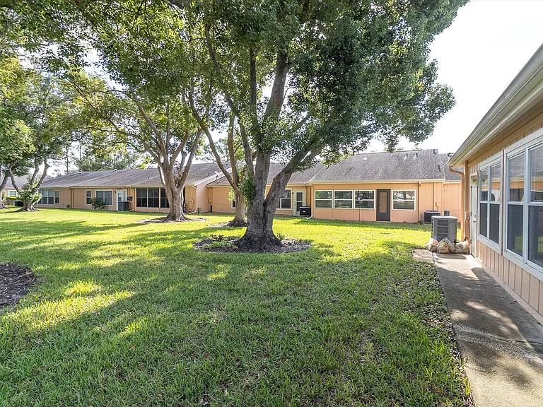 4814 Grist Mill Cir — Photo 32