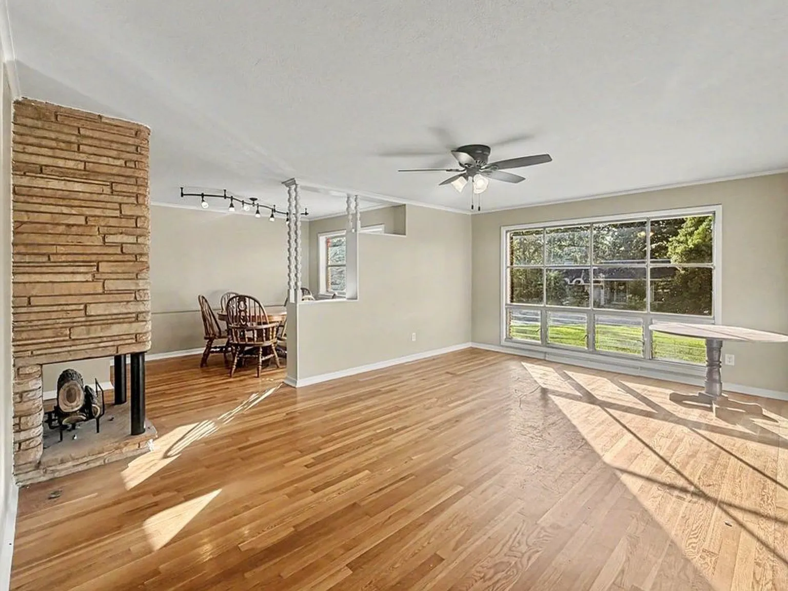 4 bed, 2283 sqft, $2,200 — Photo 3