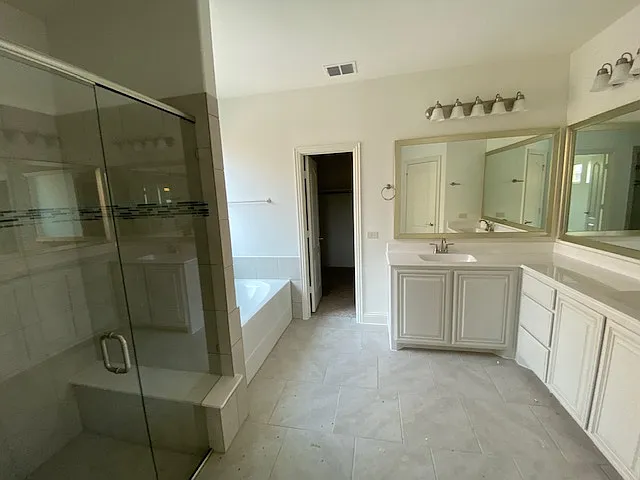 307 Bluewood Dr — Photo 2