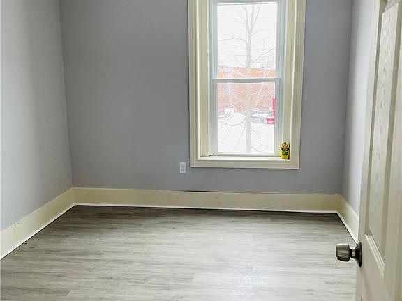 4th image of 309 Mystic St