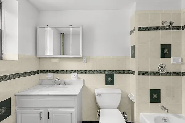 Rented by Nest Seekers International | media 18