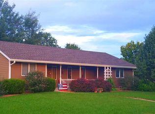 421 Cedar Cir, Lindsborg, KS 67456