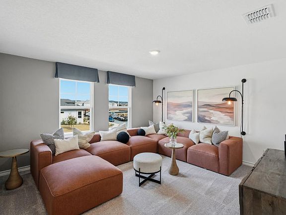 Versatile Upstairs Loft